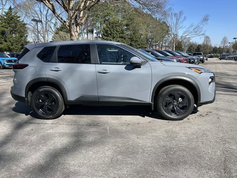 New 2026 Nissan Rogue SV FWD image 8