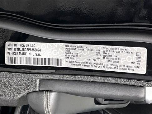 Used 2023 Jeep Grand Cherokee L Limited RWD image 33