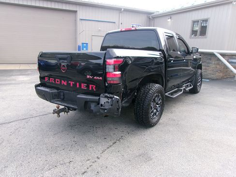 Used 2022 Nissan Frontier SV AWD/4WD image 1
