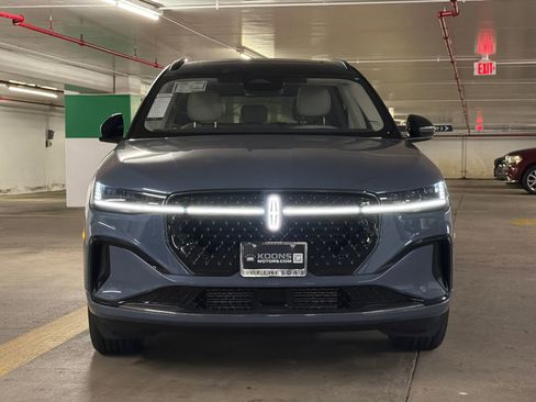 New 2026 Lincoln Nautilus Black Label w/ Jet Appearance Package AWD/4WD image 3