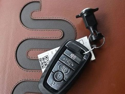 Used 2018 Ford F150 King Ranch image 10