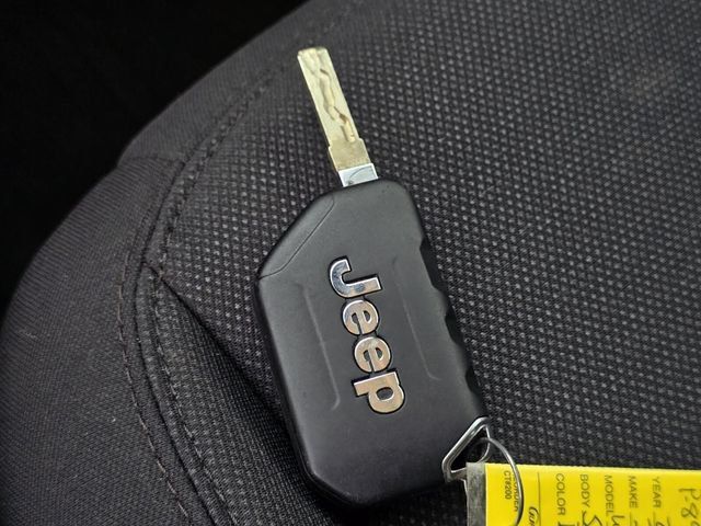 Used 2023 Jeep Wrangler Sport AWD/4WD image 31