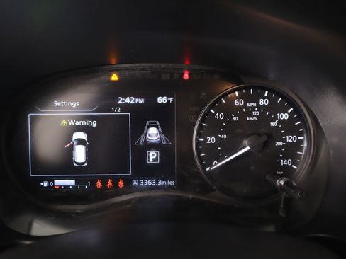 Used 2022 Nissan Kicks SV image 4