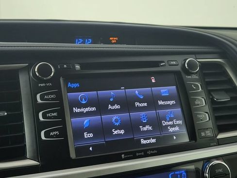 Used 2018 Toyota Highlander XLE AWD/4WD image 27