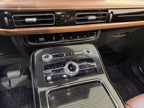 Used 2023 Lincoln Nautilus Reserve image 20