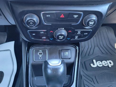 Used 2018 Jeep Compass Limited w/ Navigation Group FWD image 31