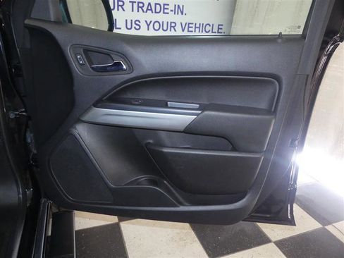 Used 2022 Chevrolet Colorado LT w/ LT Convenience Package AWD/4WD image 24