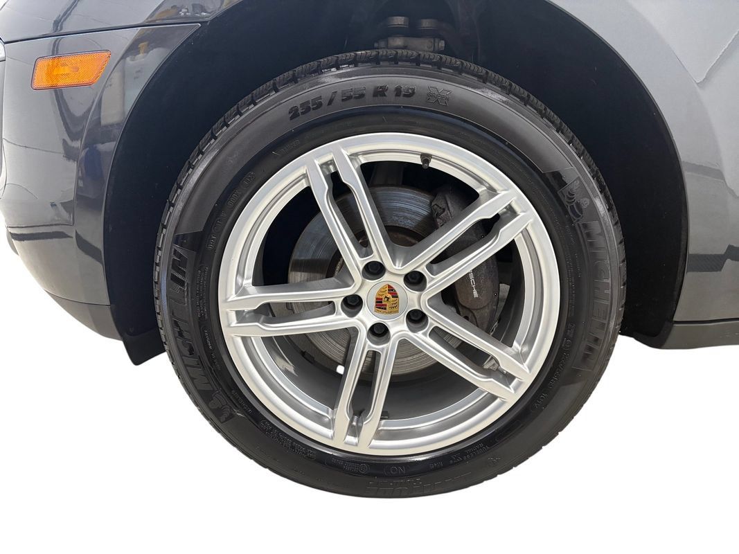 Used 2018 Porsche Macan AWD/4WD image 9