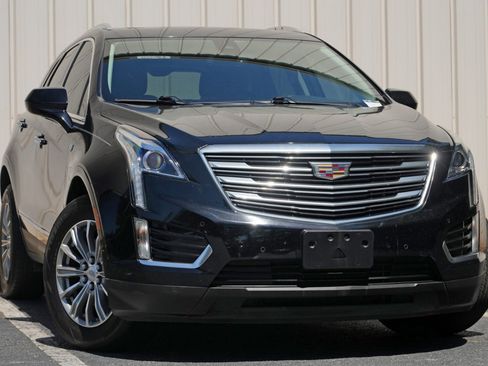Used 2017 Cadillac XT5 Luxury w/ Driver Awareness Package FWD image 2
