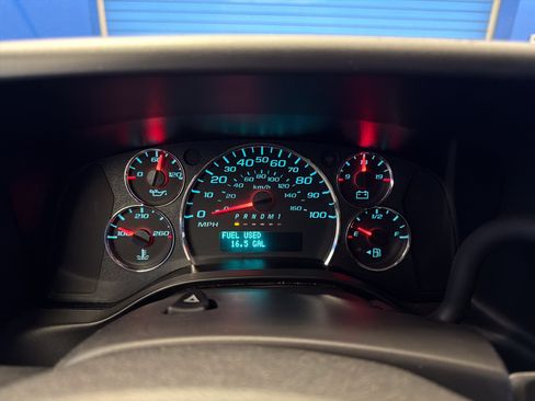 Used 2024 Chevrolet Express 2500 w/ Driver Convenience Package RWD image 16