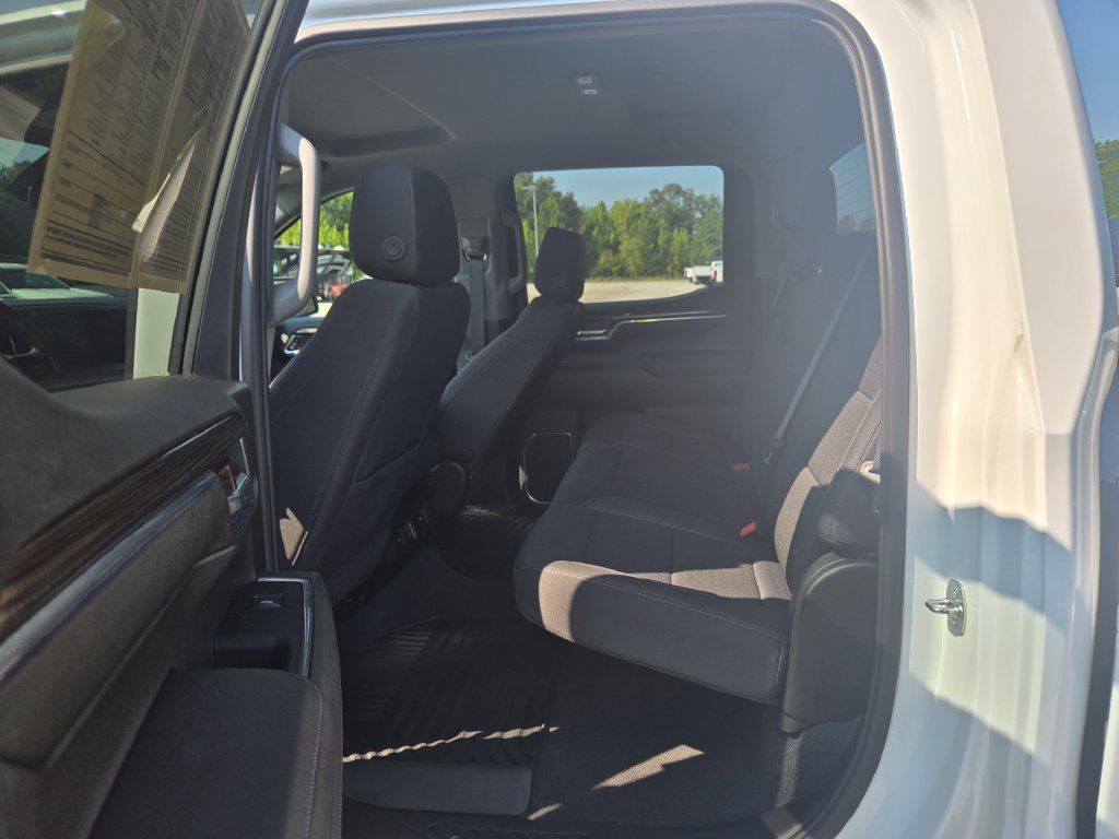 Used 2024 Chevrolet Silverado 1500 LT AWD/4WD image 8