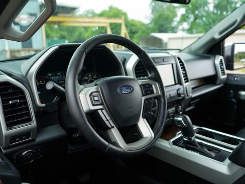 Used 2019 Ford F150 Lariat AWD/4WD image 6