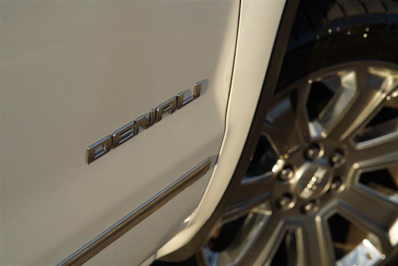 Used 2016 GMC Sierra 1500 Denali w/ Denali Ultimate Package AWD/4WD image 19