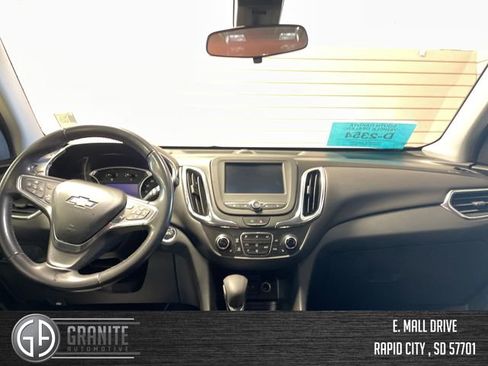 Used 2022 Chevrolet Equinox LT w/ Driver Convenience Package image 12