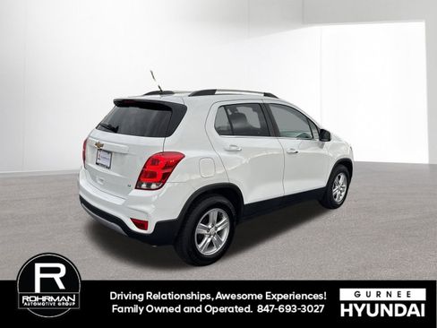 Used 2018 Chevrolet Trax LT w/ LT Convenience Package FWD image 9