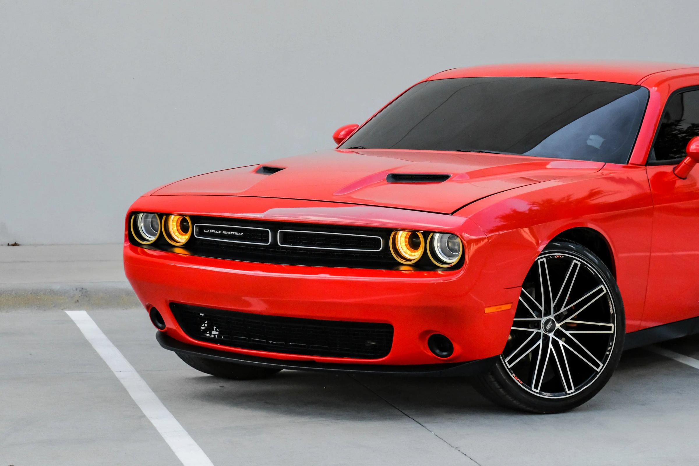 Used 2019 Dodge Challenger SXT RWD image 7