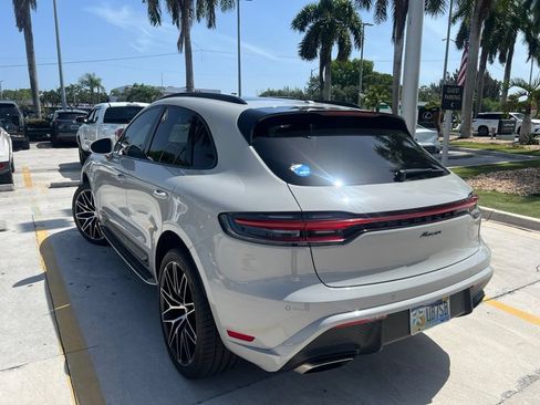 Used 2022 Porsche Macan AWD/4WD image 11