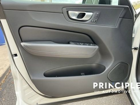 Certified 2024 Volvo XC60 B5 Core AWD/4WD image 24