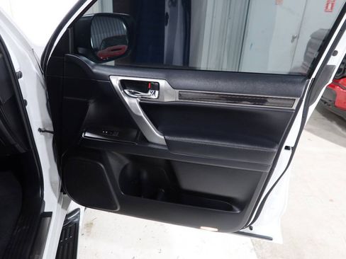 Used 2023 Lexus GX 460 Premium w/ Accessory Package AWD/4WD image 28
