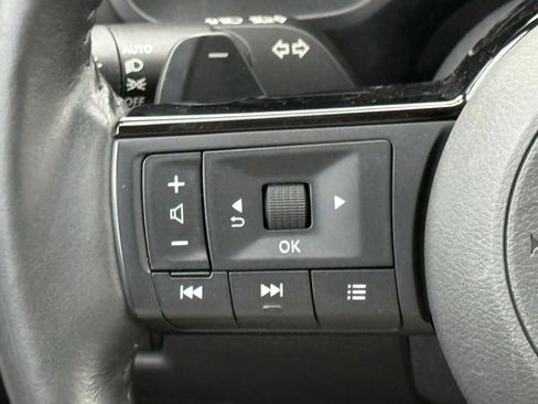 Used 2023 Nissan Rogue SL AWD/4WD image 31
