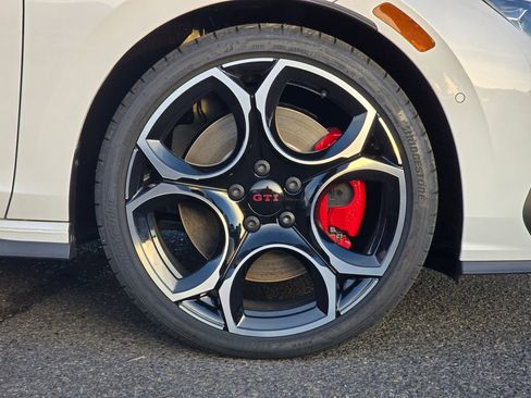 New 2026 Volkswagen GTI Autobahn image 9
