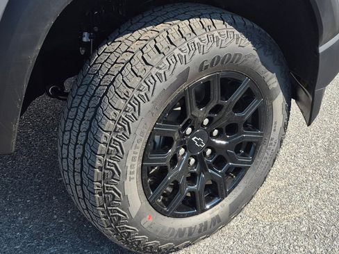 New 2026 Chevrolet Colorado Trail Boss AWD/4WD image 3