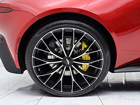 Used 2023 Aston Martin V8 Vantage Coupe RWD image 49