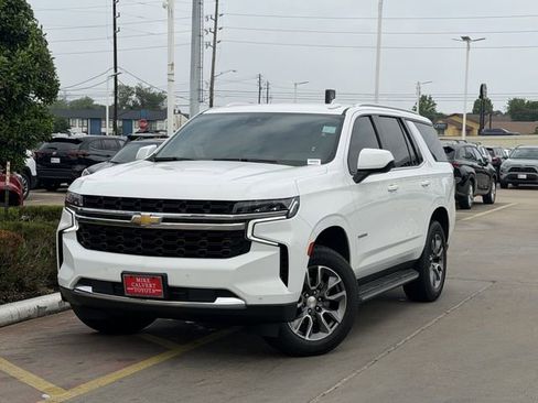 Used 2024 Chevrolet Tahoe LS RWD image 2