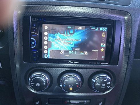 Used 2012 Dodge Challenger SXT RWD image 19