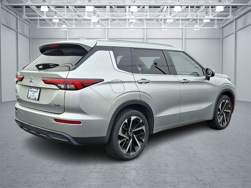 Used 2022 Mitsubishi Outlander SEL image 6
