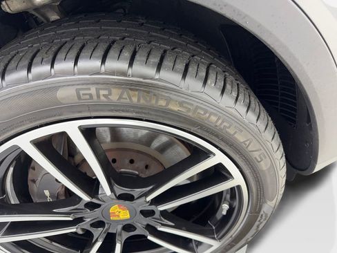Used 2022 Porsche Cayenne image 87