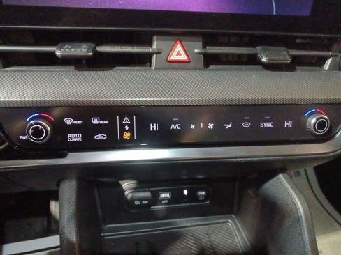 Used 2023 Kia Sportage SX image 17