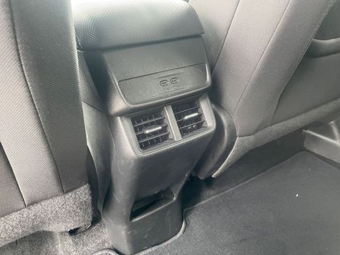 Used 2025 Chevrolet Equinox LT FWD image 22