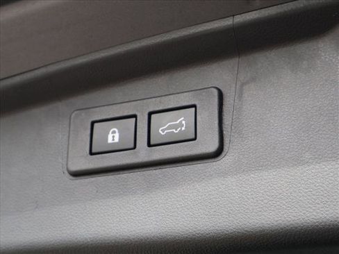 Used 2025 Subaru Outback Premium AWD/4WD image 7
