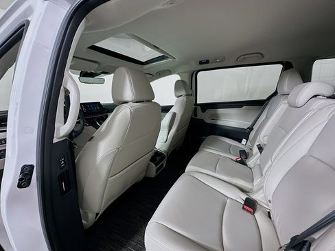 Used 2026 Honda Odyssey EX-L image 4