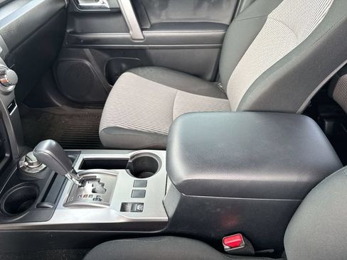 Used 2024 Toyota 4Runner SR5 AWD/4WD image 26