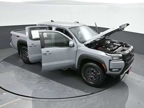Used 2025 Nissan Frontier PRO-4X image 48