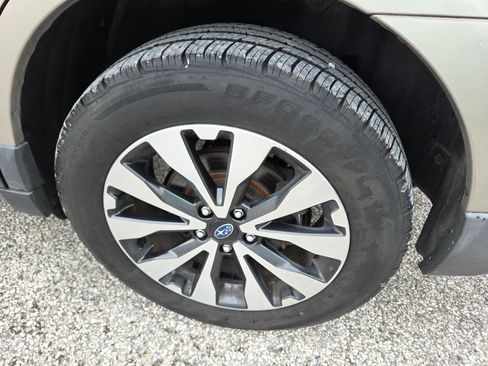Used 2016 Subaru Outback 2.5i Limited AWD/4WD image 7