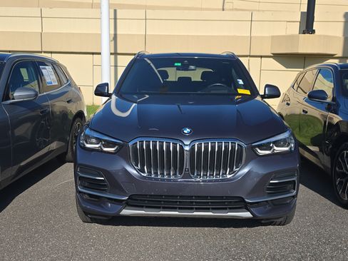 Used 2022 BMW X5 sDrive40i w/ Premium Package RWD image 3