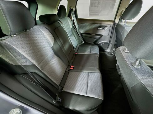 Certified 2023 Nissan Rogue SV image 35