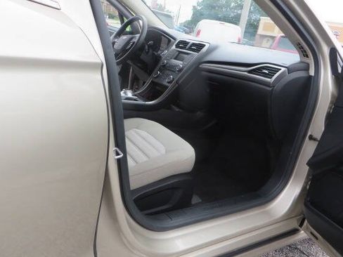 Used 2017 Ford Fusion S FWD image 22