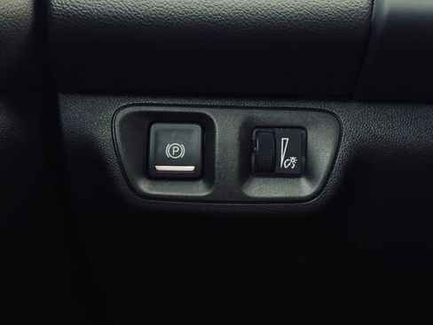 Used 2023 GMC Acadia SLE w/ Driver Convenience Package image 32