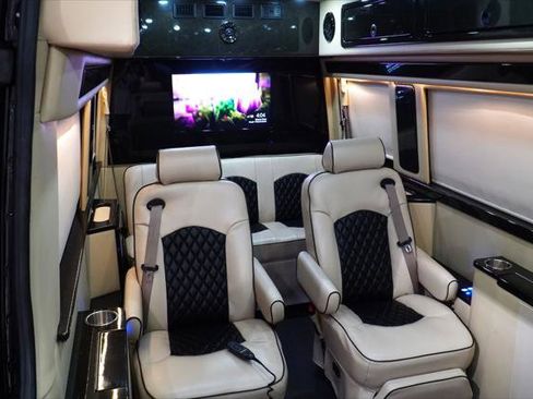 Used 2016 Mercedes-Benz Sprinter 2500 image 25