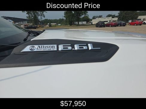 Used 2024 Chevrolet Silverado 2500 LTZ w/ LTZ Plus Package AWD/4WD image 3