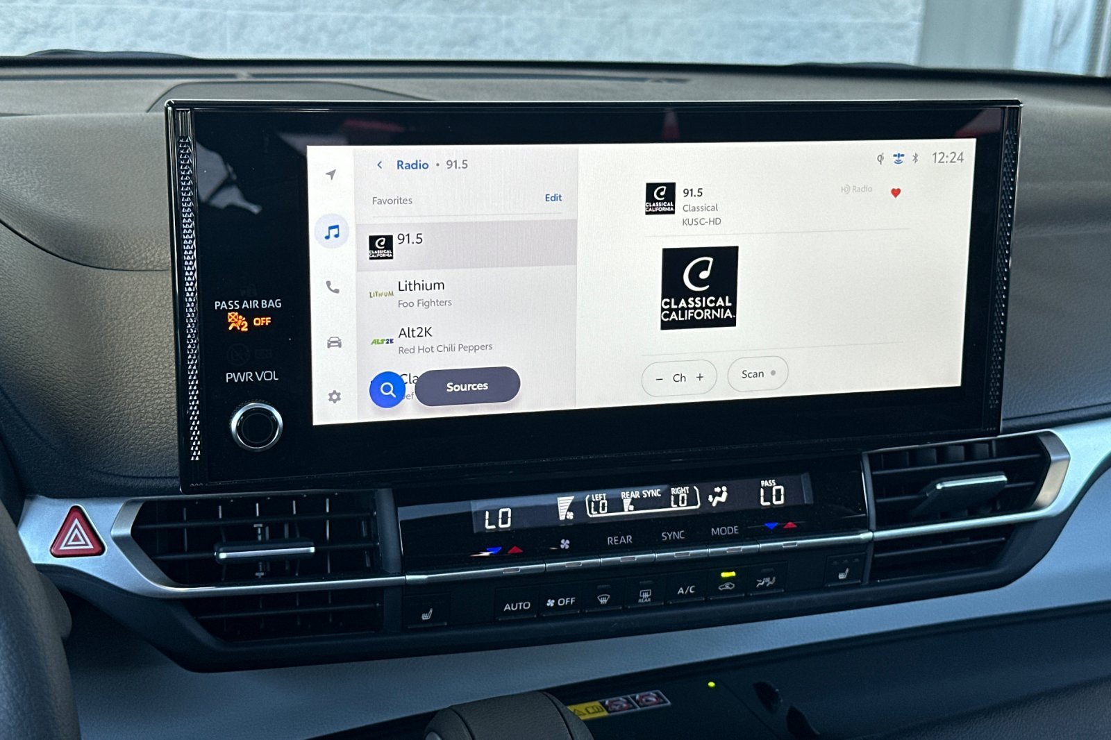 Certified 2026 Toyota Sienna XLE FWD image 18