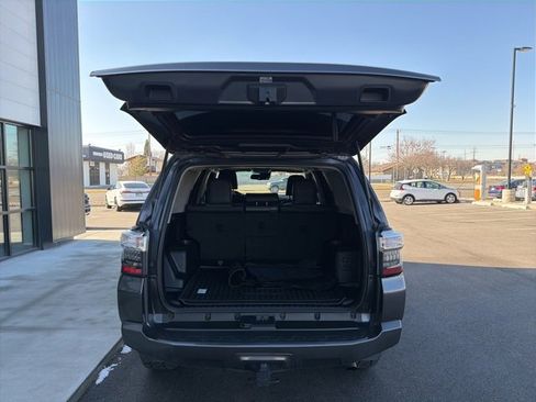 Used 2022 Toyota 4Runner SR5 Premium image 8