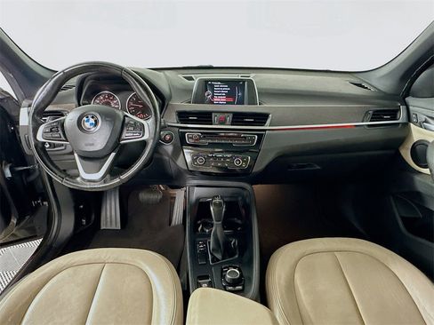 Used 2017 BMW X1 sDrive28i image 3