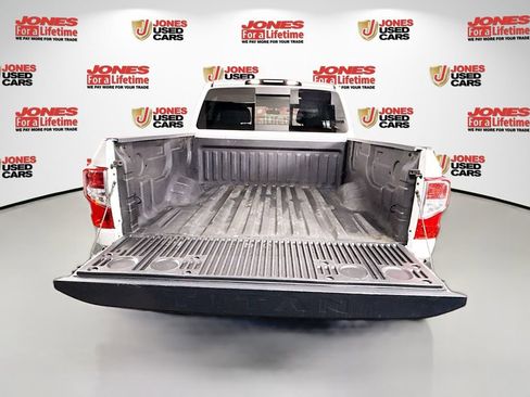Used 2017 Nissan Titan S image 25
