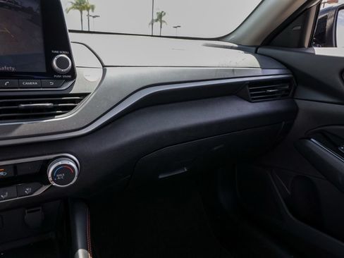 Used 2024 Nissan Altima 2.5 SR FWD image 32