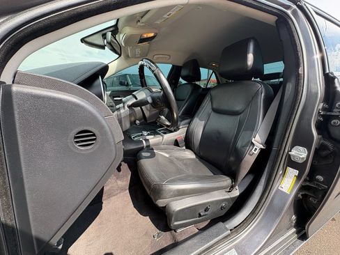 Used 2019 Chrysler 300 Limited AWD/4WD image 11